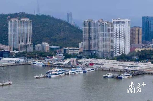 九洲港口岸。 南方+ 錢文攀 拍攝