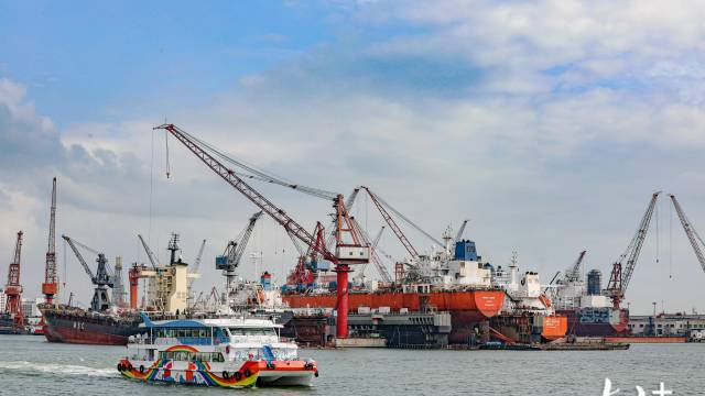 打卡“大前?！鄙钲跈C場碼頭首條海上觀光航線開航