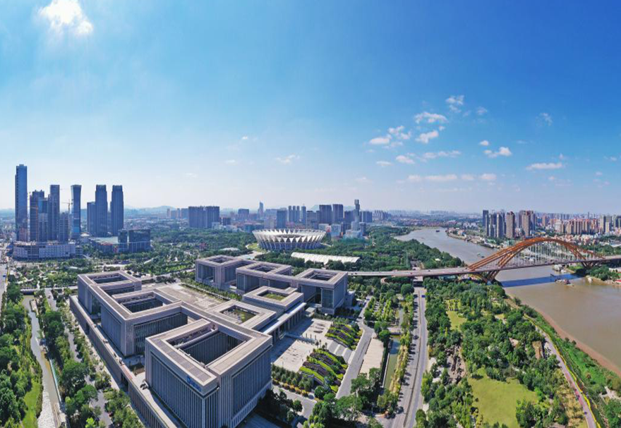 建設(shè)佛山三龍灣高端創(chuàng)新集聚區(qū)（以下稱：三龍灣），是近年來佛山市委、市政府主抓力推的一件大事。三龍灣毗鄰廣州，位于廣佛同城發(fā)展核心區(qū)域，核心區(qū)面積130平方公里。圖為三龍灣核心區(qū)域。
