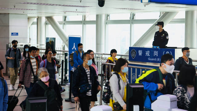 羅湖口岸：7天通關旅客超107萬人次