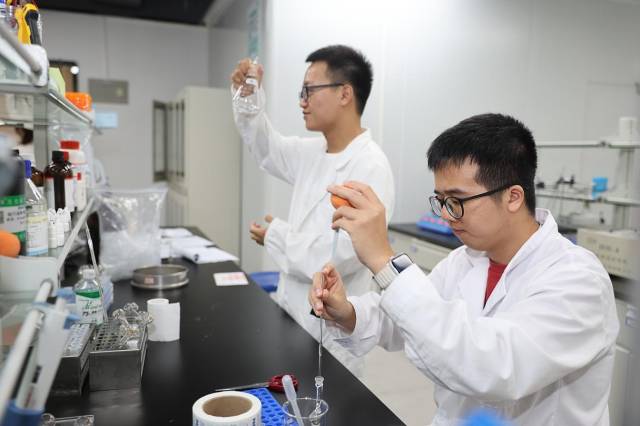 艾薇藥業研發實驗室。