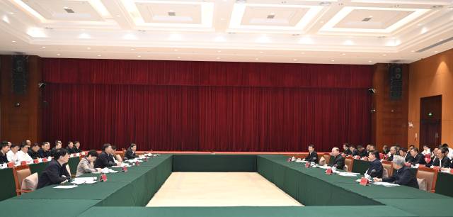 23日下午，粵桂東西部協(xié)作聯(lián)席會(huì)議在桂林召開(kāi)。南方+記者 王輝 攝