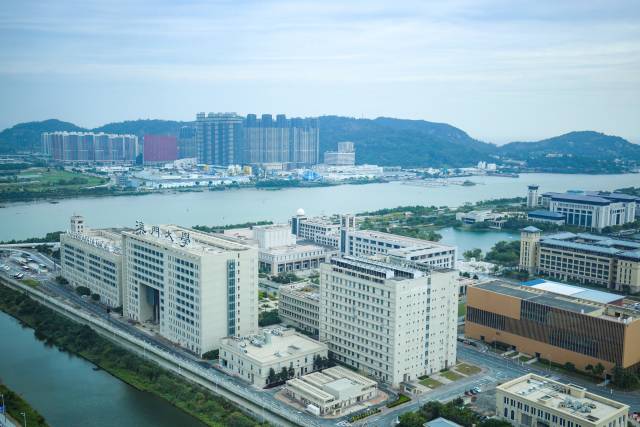 俯瞰澳門大學。 