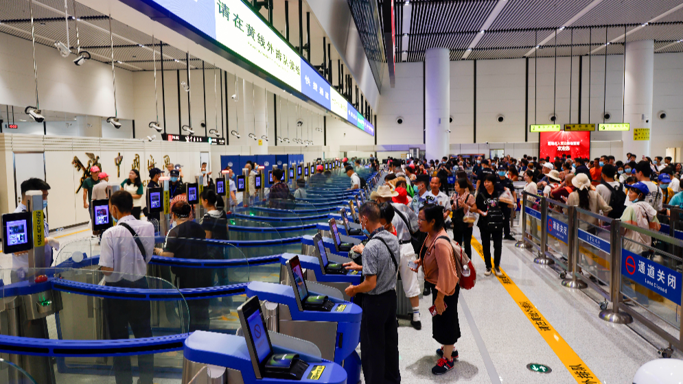 深港口岸全面復通一周年，保障超1.6億人次出入境