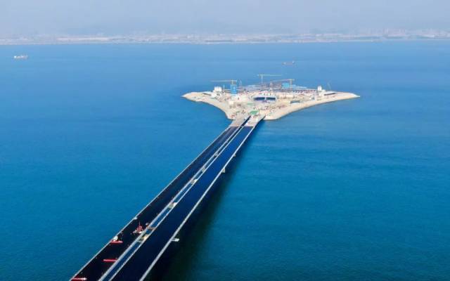 2023年11月27日，深中通道西人工島，形似巨大的風(fēng)箏。圖/新華
