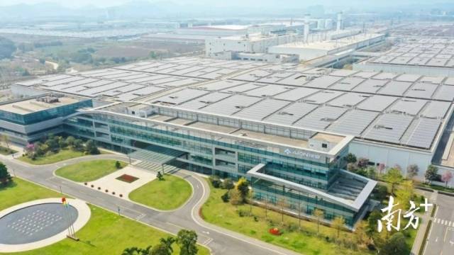 廣汽埃安智能生態工廠入選達沃斯世界經濟論壇（WEF）“全球燈塔網絡”，成為全球僅此一座的新能源汽車燈塔工廠，代表著新能源汽車制造的全球趨勢和未來方向。