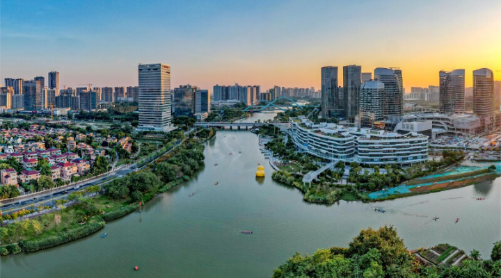 梁振英率團(tuán)“廣州南沙行”，聚焦與香港合作共贏
