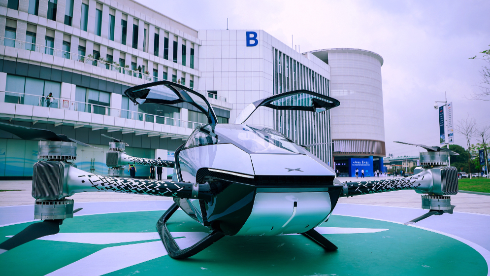 今年4月，全國首個低空經濟應用示范島—廣州大學城低空經濟應用示范島發布活動舉行。這是小鵬匯天飛行汽車旅航者X2在活動中展示。攝影：吳偉洪