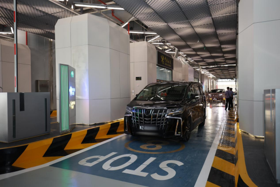 橫琴口岸客貨車聯合一站式車道。圖源：南方日報