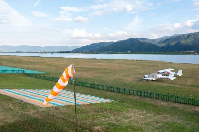以鼎湖區硯洲島等為代表的水陸空運動旅游基地，給肇慶市民游客帶來新鮮的旅游體驗。廖文奕 攝