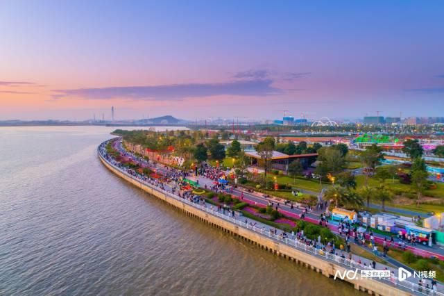 位于濱海灣新區的東莞黃金海岸，是市民熱衷打卡的一條親海生態岸線。