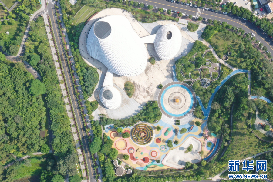 航拍中山金鐘湖國(guó)際文化旅游度假項(xiàng)目。新華網(wǎng)發(fā)(采訪對(duì)象供圖) 航拍中山金鐘湖國(guó)際文化旅游度假項(xiàng)目。新華網(wǎng)發(fā)(采訪對(duì)象供圖)