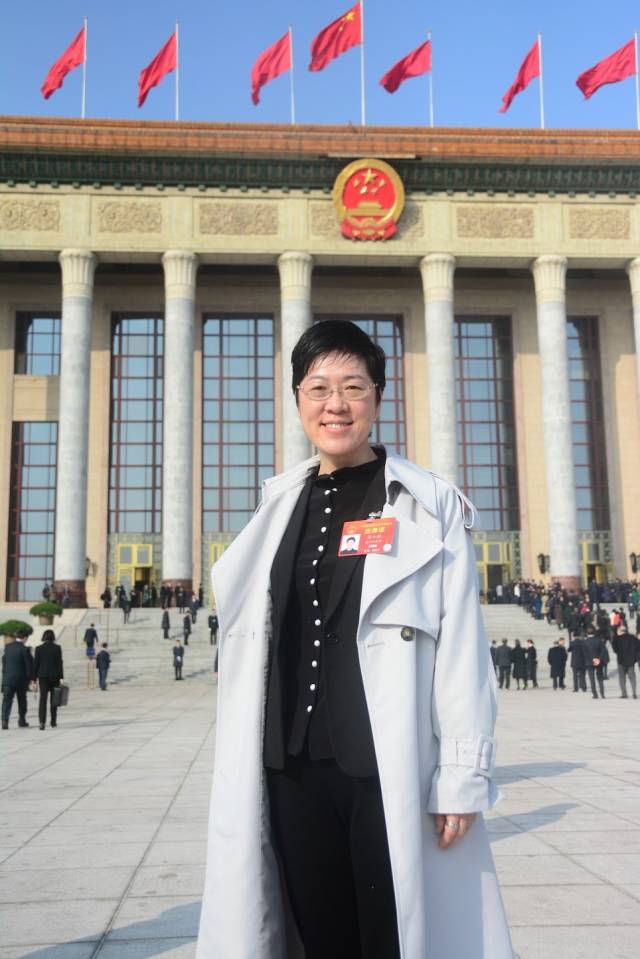 吳小麗作為澳區全國人大代表在北京參加全國兩會