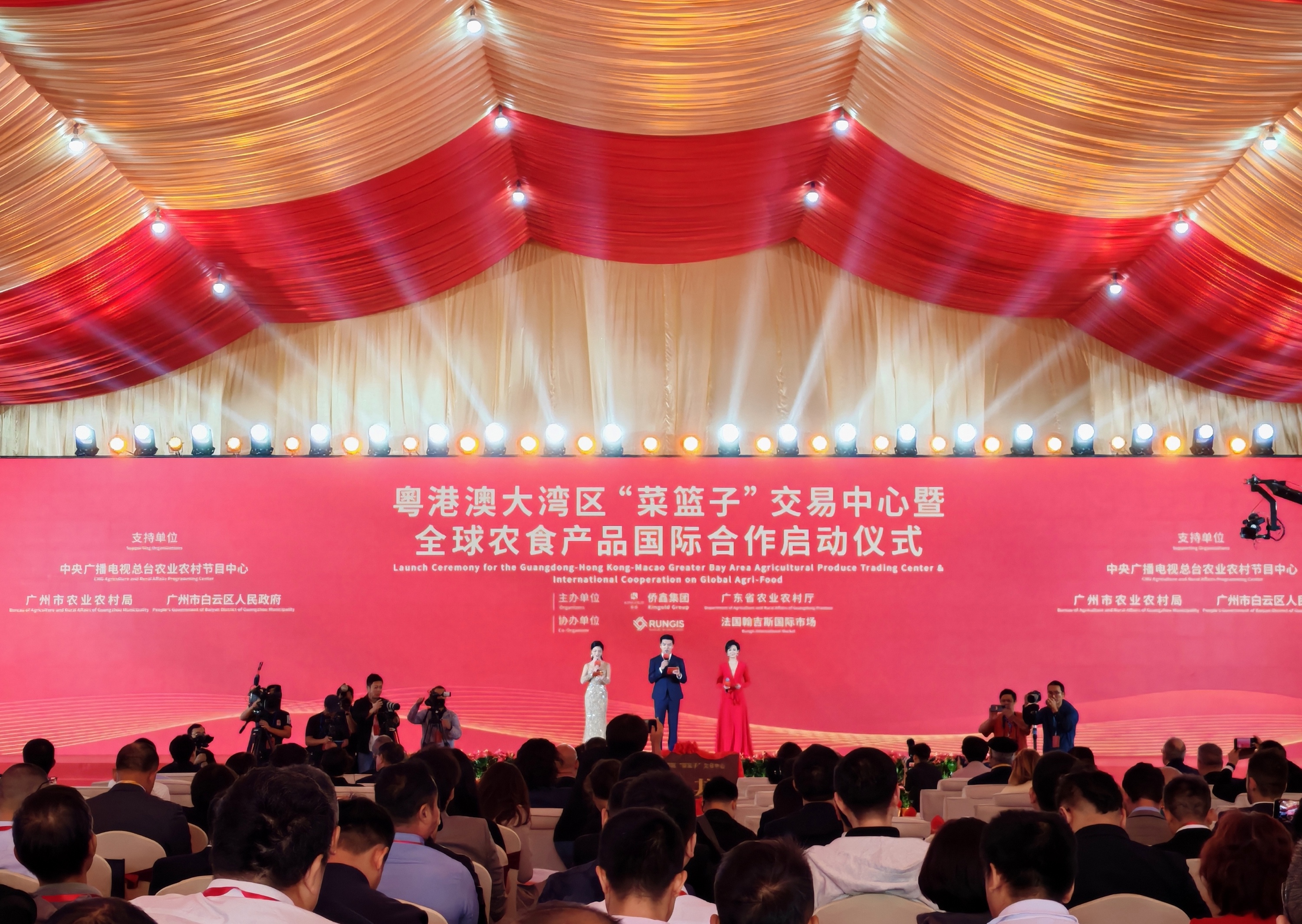 儀式現場。人民網 寧玉瑛攝 儀式現場。人民網 寧玉瑛攝