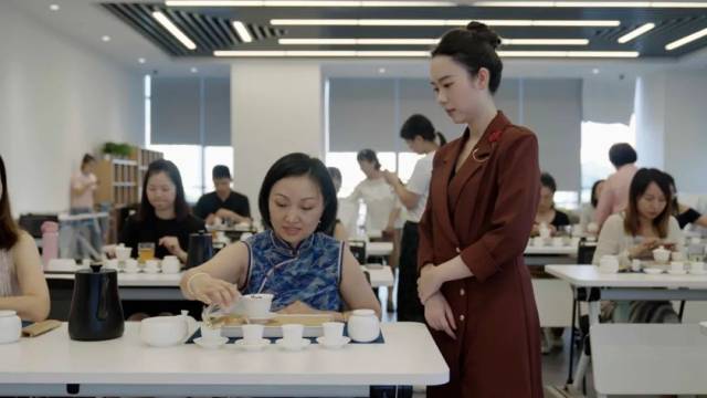 ▲邱芷澄希望通過深度參與社區(qū)實踐，和這里的年輕人一起推動社區(qū)發(fā)展，共同營造一個充滿創(chuàng)造力的社區(qū)家園