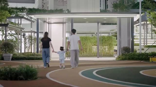 ▲一家人喜遷新居，迎接新學(xué)期