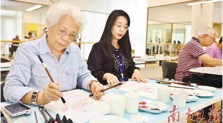 橫琴“澳門新街坊”長者服務(wù)中心揭牌