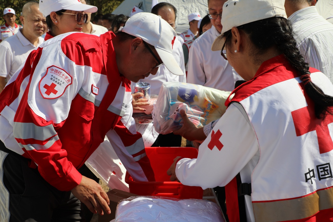 中山市紅十字賑濟救援隊展示派發的救援物資 中山市紅十字賑濟救援隊展示派發的救援物資
