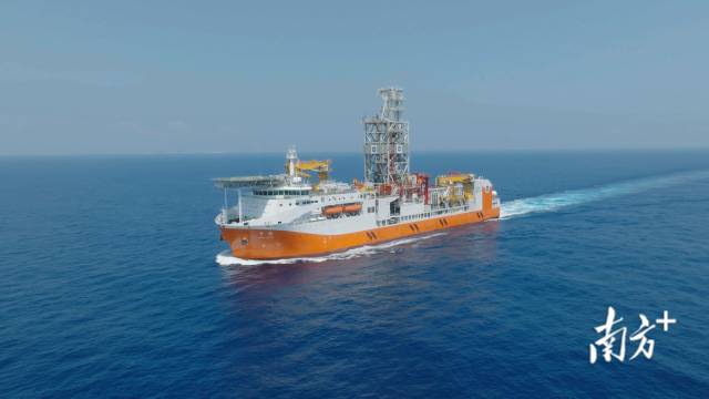 “夢想”號在大海中航行。廣州海洋地質調查局供圖