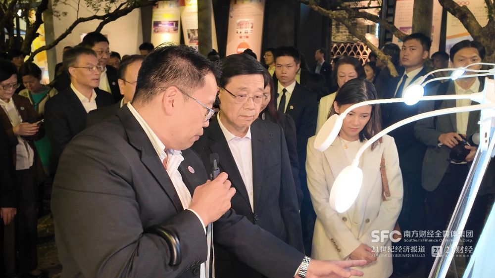 （香港特別行政區(qū)行政長官李家超了解嶺南天地發(fā)展。莊歡/攝）