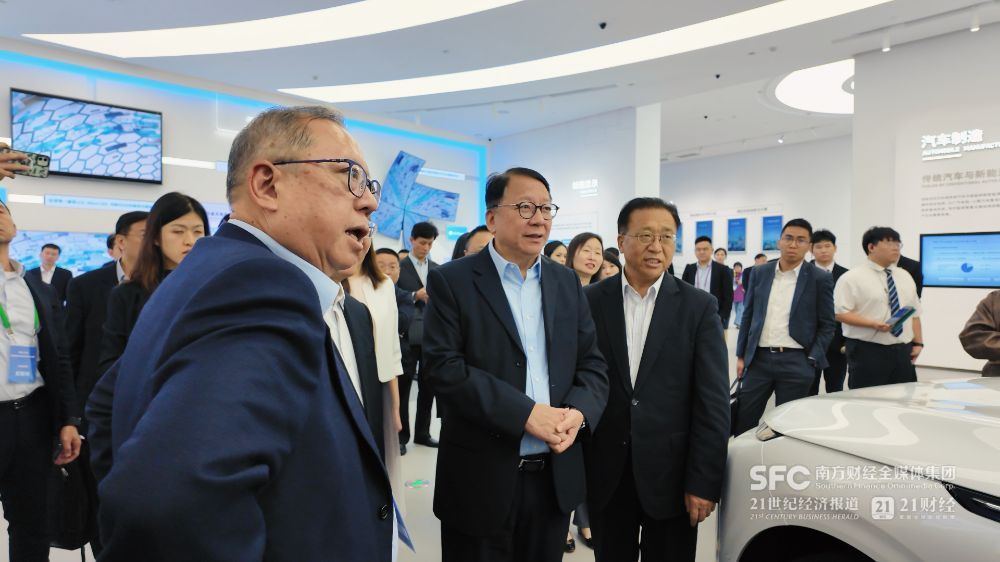 (小鵬汽車向考察團進行介紹。莊歡/攝) (小鵬汽車向考察團進行介紹。莊歡/攝)