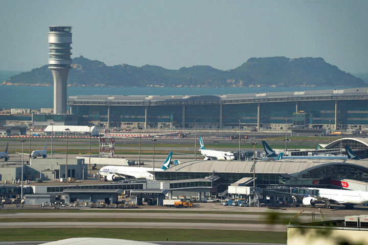 這是香港國際機場停機坪（2024年11月27日攝）。新華社發（龍鏡伊攝）