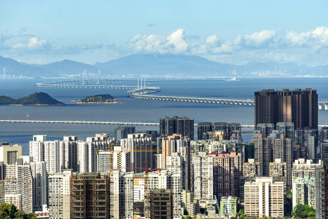 粵港澳大灣區(qū)諸城不斷突破地理界限，城市邊界日益模糊甚至趨于“消失”，看起來(lái)如同一座城市。來(lái)源：視覺(jué)中國(guó)