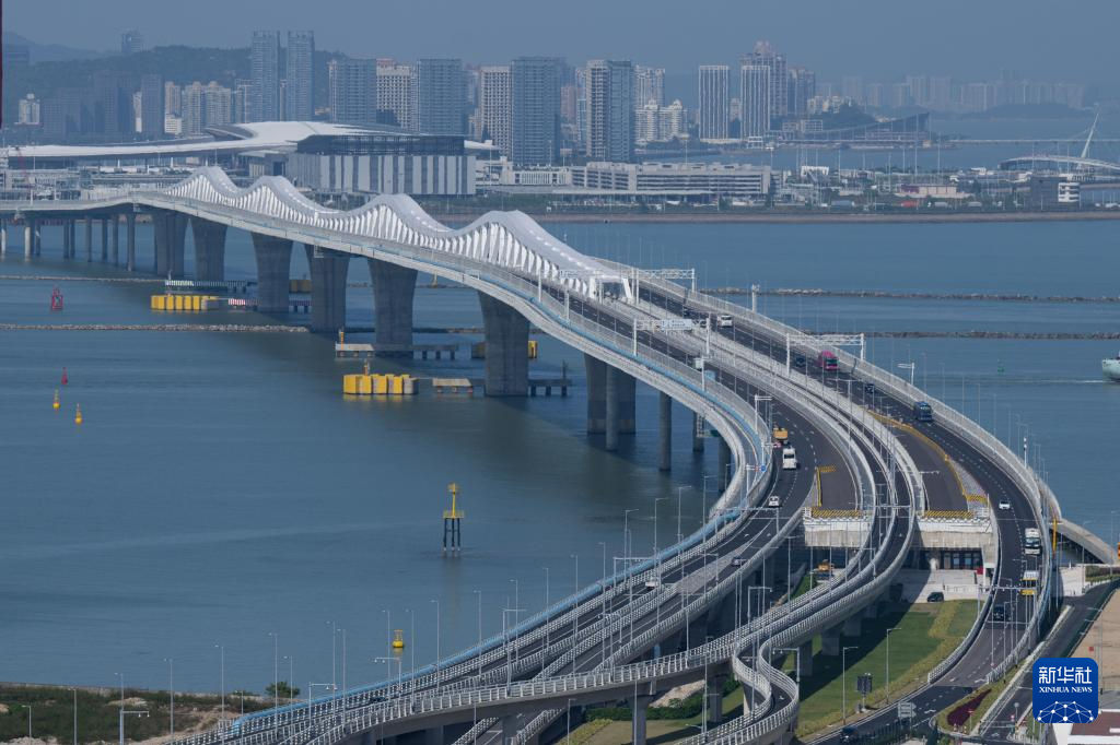 這是12月1日拍攝的澳門大橋。新華社發(fā)（張金加 攝）
