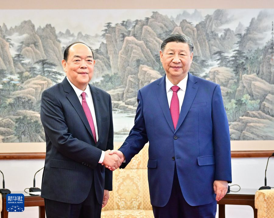 12月18日下午，國家主席習近平在澳門會見澳門特別行政區(qū)行政長官賀一誠。新華社記者 翟健嵐 攝