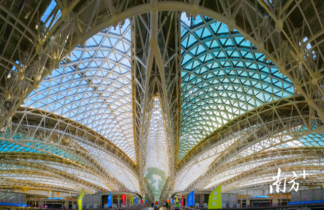 廣州白云機場三期擴建工程建設現場。 廣州白云機場三期擴建工程建設現場。