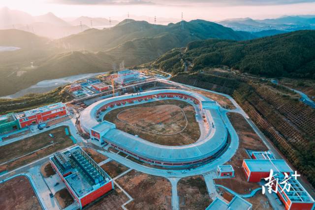 國家兩大科學裝置的項目建設(shè)現(xiàn)場