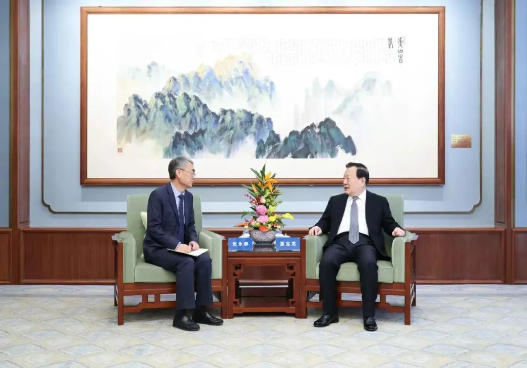夏寶龍會見澳門特區政府行政法務司司長、橫琴粵澳深度合作區管理委員會常務副主任張永春一行