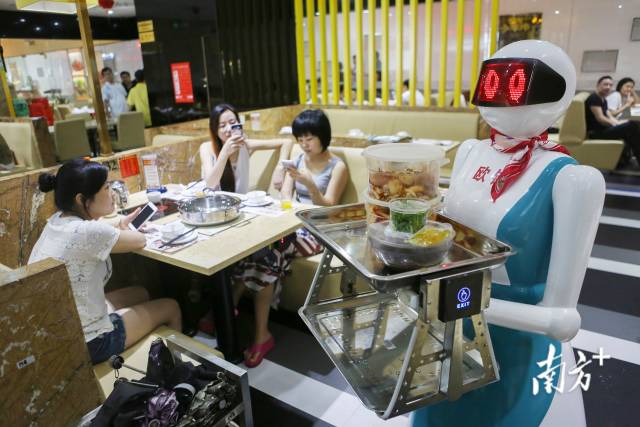 產業界曾預測，2025年會是人形機器人量產元年，人形機器人商業化前景引關注。