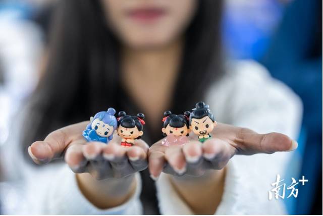 “排排坐mini系列”。