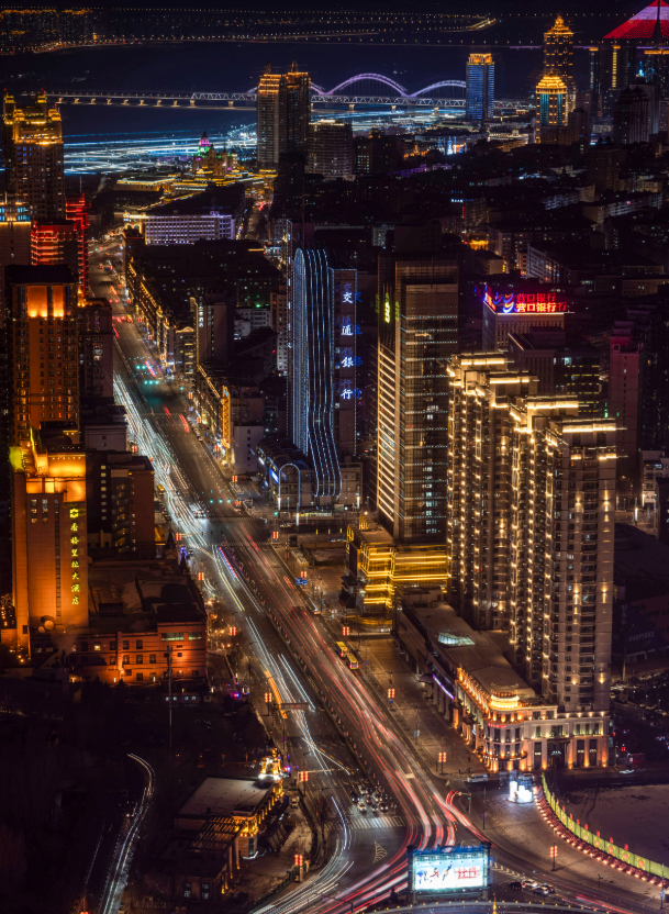 辦賽期間的哈爾濱夜景。新華社發