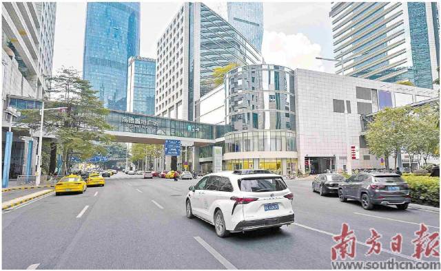 2月21日起，廣州首次將自動駕駛Robotaxi開進廣州市中心、機場和高鐵站。