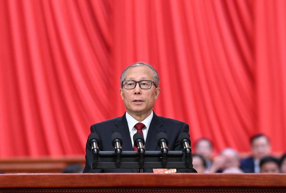 3月5日上午，第十四屆全國(guó)人民代表大會(huì)第三次會(huì)議在北京人民大會(huì)堂開(kāi)幕。受全國(guó)人大常委會(huì)委托，全國(guó)人大常委會(huì)副委員長(zhǎng)李鴻忠作關(guān)于全國(guó)人民代表大會(huì)和地方各級(jí)人民代表大會(huì)代表法修正草案的說(shuō)明。新華社記者 張領(lǐng) 攝