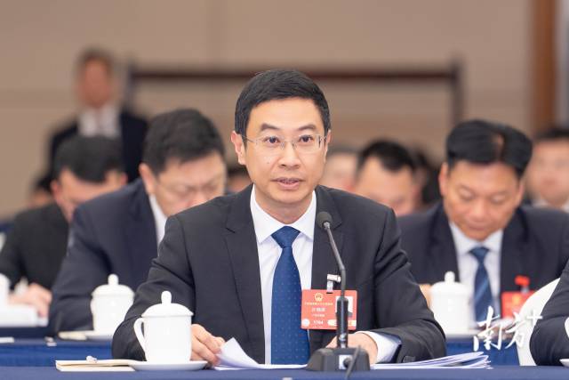 全國人大代表，肇慶市委副書記、市長許曉雄：奮力打造大灣區(qū)西部制造新城