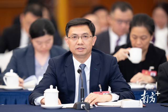 全國人大代表，揭陽市委書記、市人大常委會主任曾風(fēng)保：全力打造全球一流綠色石化產(chǎn)業(yè)基地