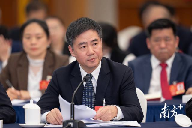 全國人大代表，中國科學(xué)院廣州分院分黨組書記、院長陳廣浩：讓科技成果從“書架”加速走向“貨架”
