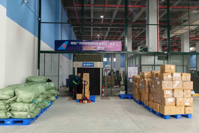 航空跨境貨物通關快70%！全國首家獲批“雙前置”貨站在廣州啟用