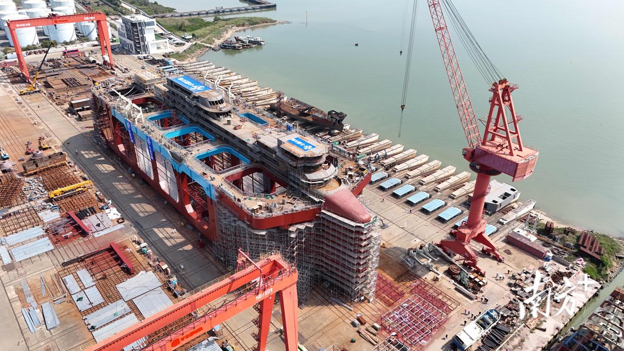 全球首艘水體自然交換型深遠海養殖工船