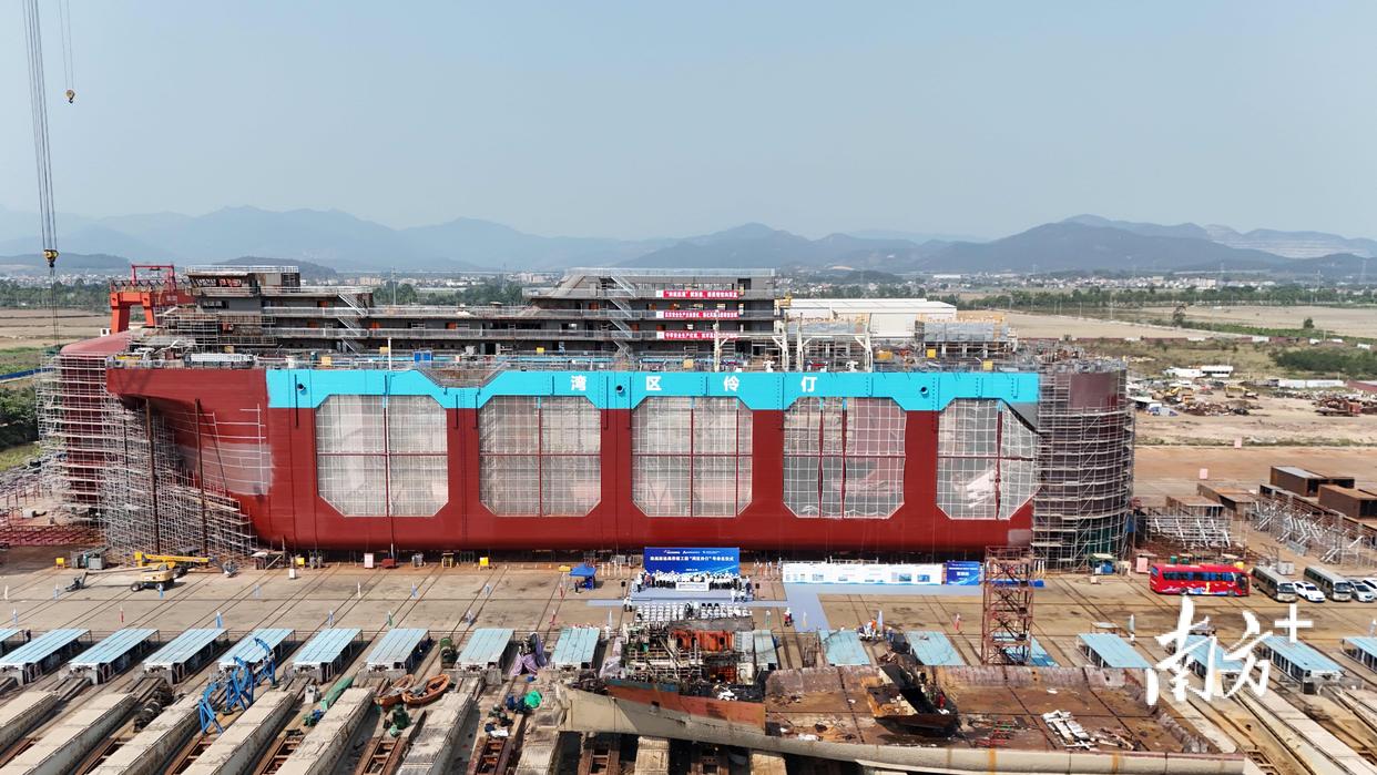 全球首艘水體自然交換型深遠海養殖工船