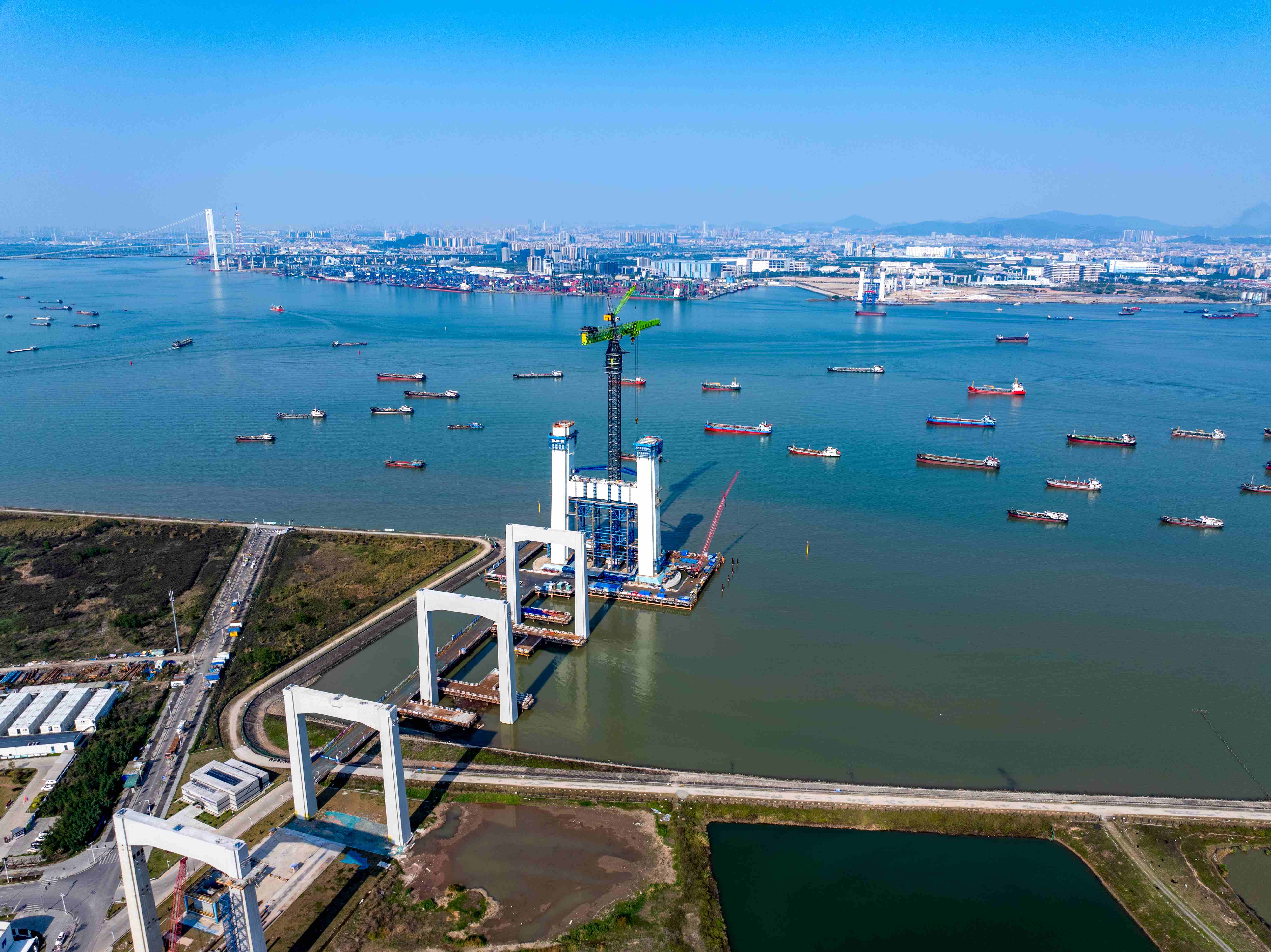 建設中的獅子洋通道。攝影：馮珠仔