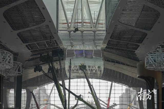 在廣州白云國際機場三期擴建工程現場