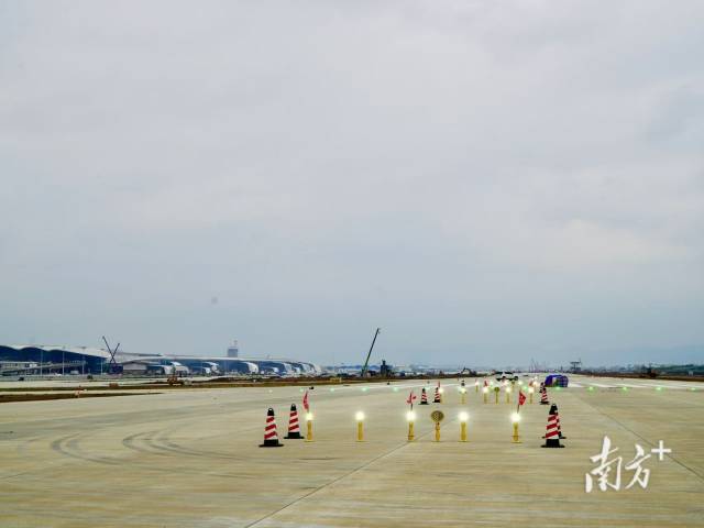 廣州白云國際機場三期擴(kuò)建工程