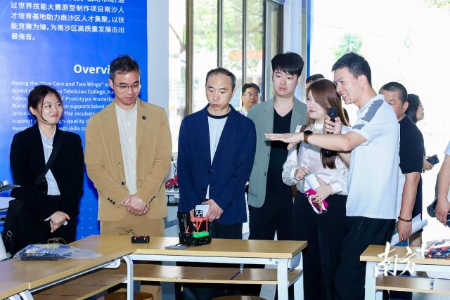 5月10日，“蓮”動未來“1+4”——2025澳門全國大學生創新創業大賽決賽在廣州南沙舉行，促進兩地青年創業文化交流，并增進澳門青年對南沙的了解。