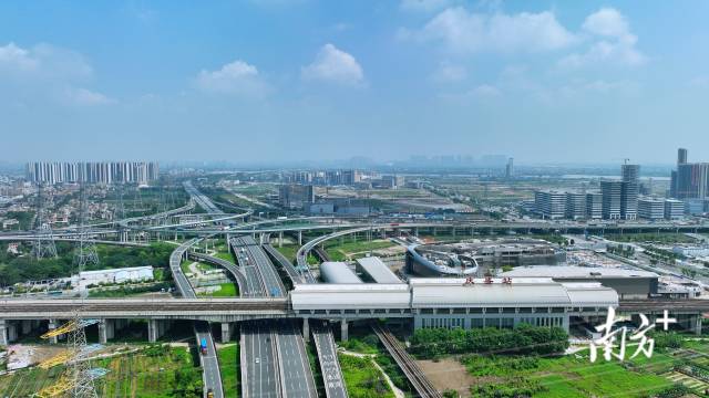 香港規(guī)劃師學(xué)會原會長李建華：突破物理邊界，釋放粵港“雙樞紐”聯(lián)動效應(yīng)