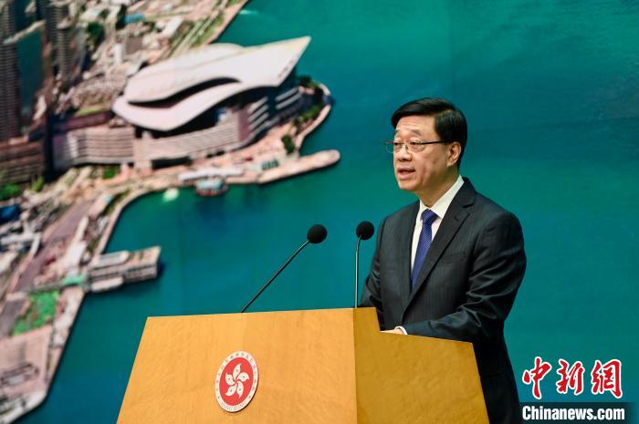 5月27日，香港特區(qū)行政長官李家超出席行政會議前會見媒體。中新社記者李志華攝