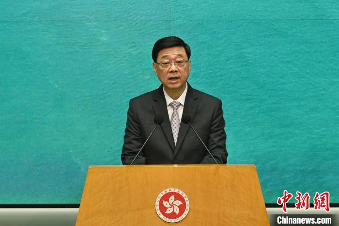 6月10日，香港特區行政長官李家超出席行政會議前會見媒體時表示，將于今年9月發表其任內第四份施政報告。　中新社記者 李志華 攝